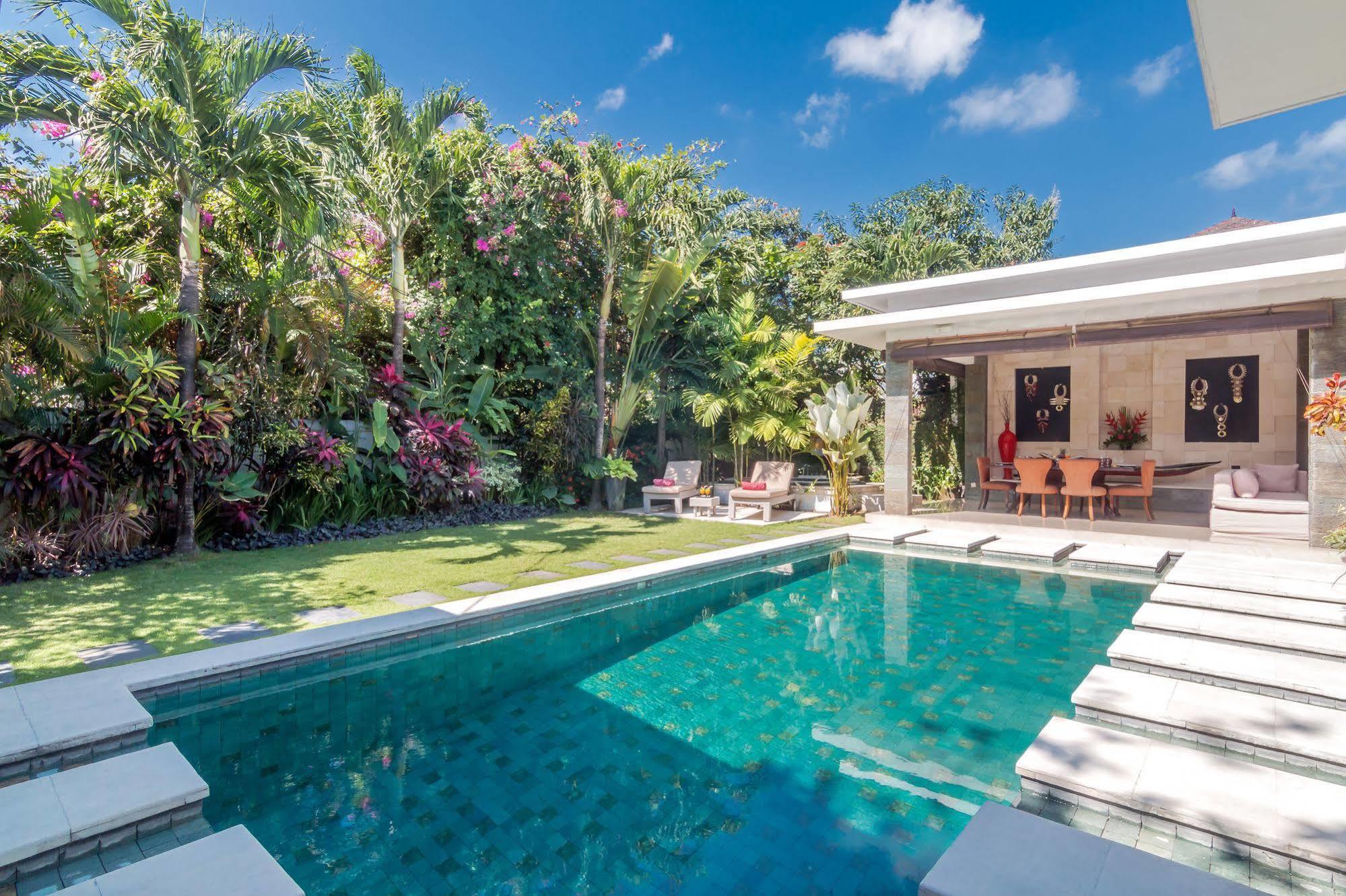 Villa Villa La *